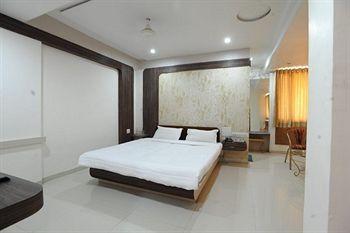 Jal Sagar Hotel Vadodara Eksteriør billede