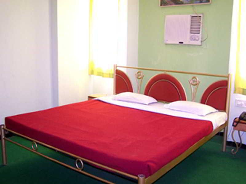 Jal Sagar Hotel Vadodara Eksteriør billede