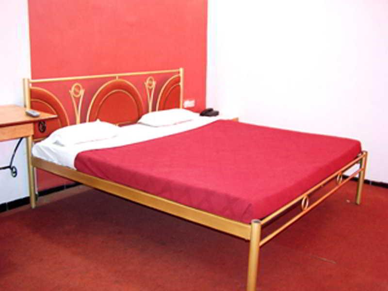 Jal Sagar Hotel Vadodara Eksteriør billede